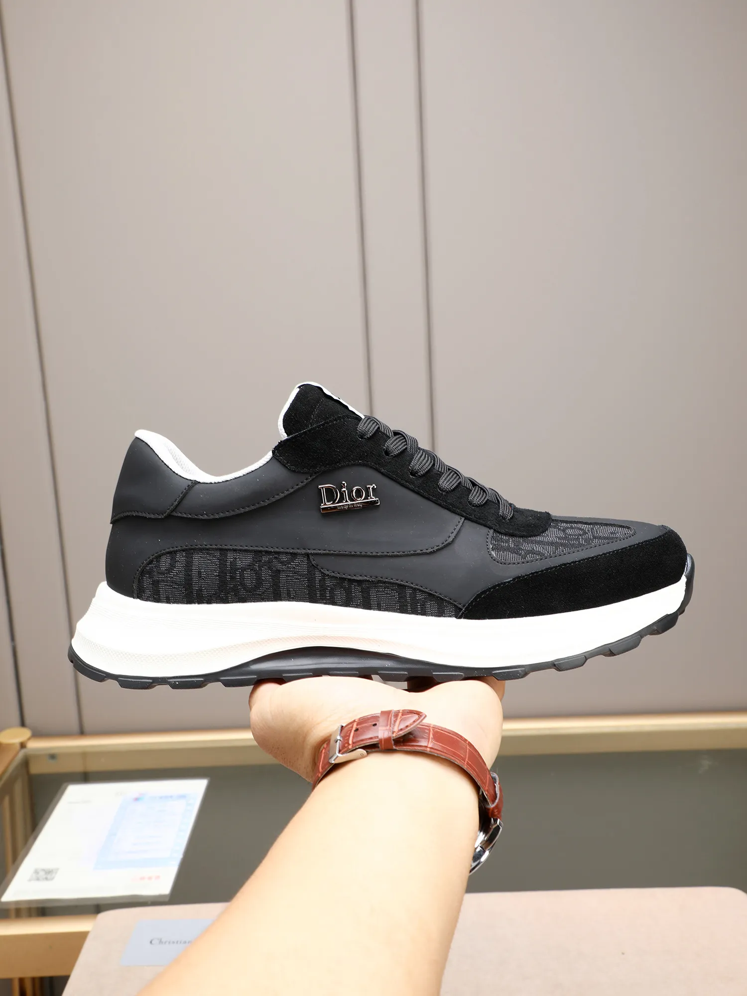 Men's shoes 💰P460 Dior's avant-garde and versatile fashionable men's shoes are privately modeled, calfskin stitched with Dior's special waterproof fabric, fashionable, simple, elegant, trendy, eye-catching, and pursuing class. It will subvert old ideas and be a must-have for fashionistas who want to spend time with you! Must keep it for yourself! High-end comfort but low-end, high-end quality workmanship. Code number: 38-44 (45 customized) 3 colors for your choice [kiss][kiss][kiss]
